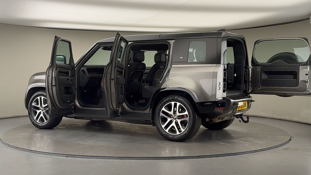 More views of Land Rover Defender 110