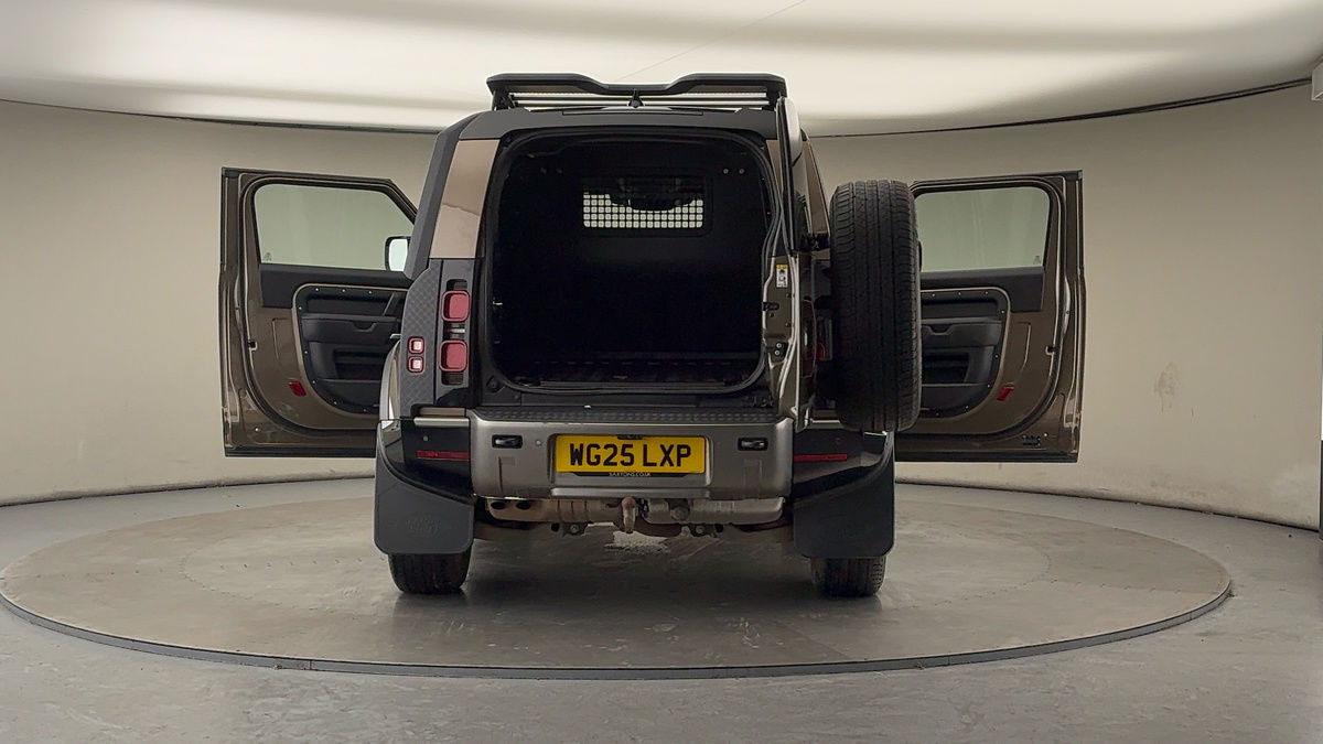 More views of Land Rover Defender 90