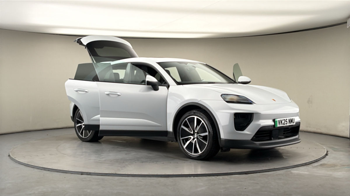 More views of Porsche Macan