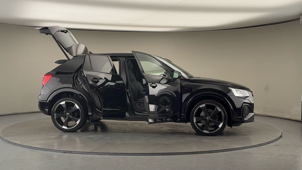 More views of Audi Q2