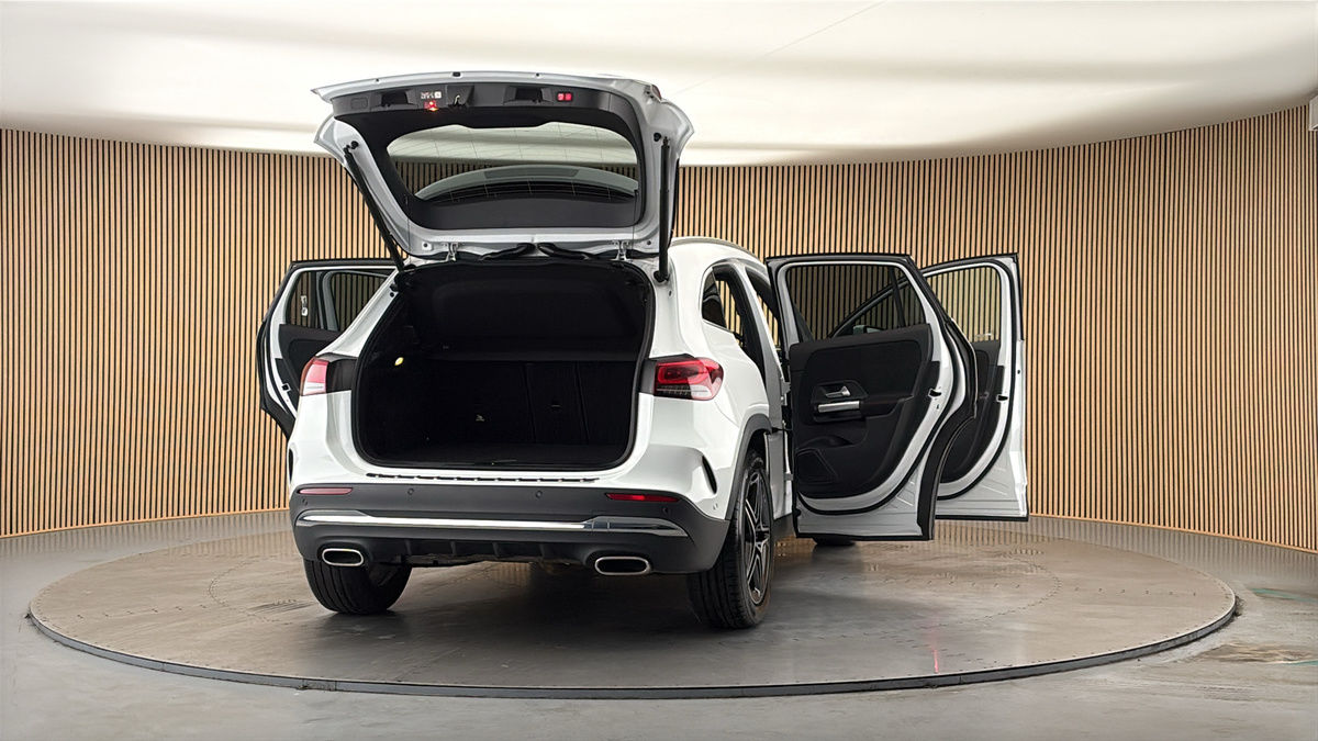 More views of Mercedes-Benz GLA