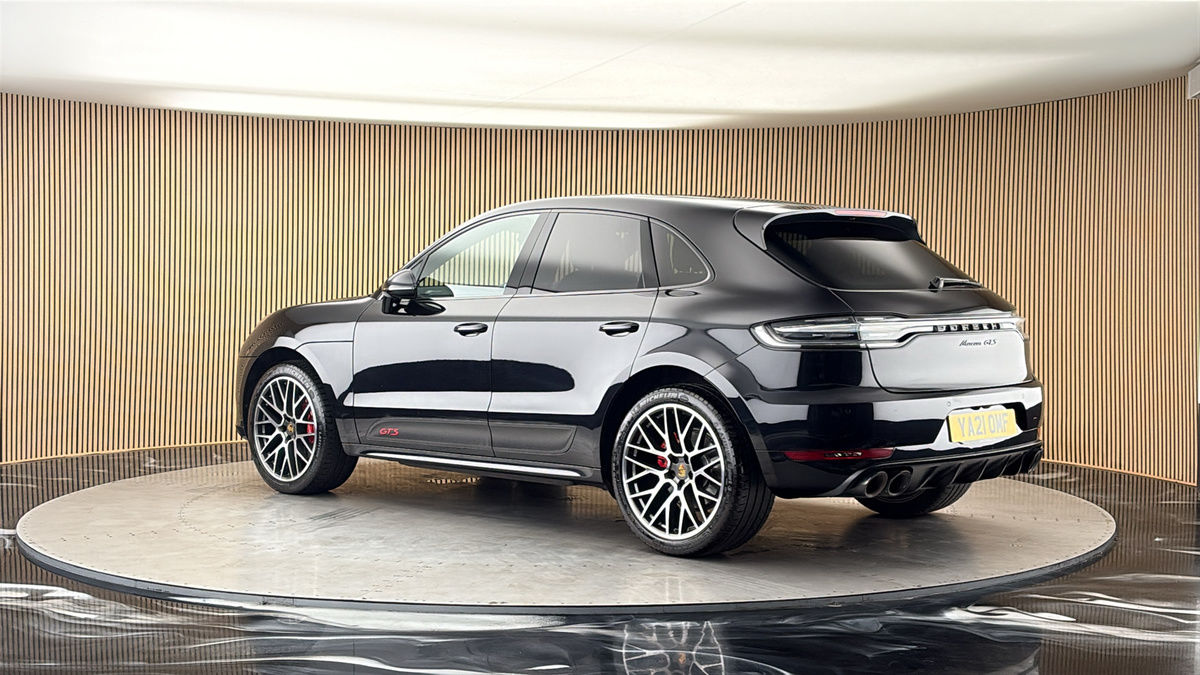 More views of Porsche Macan