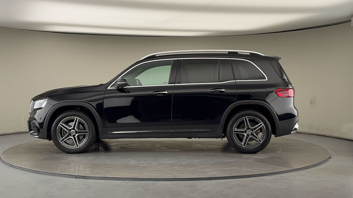 Mercedes-Benz GLB Image 15