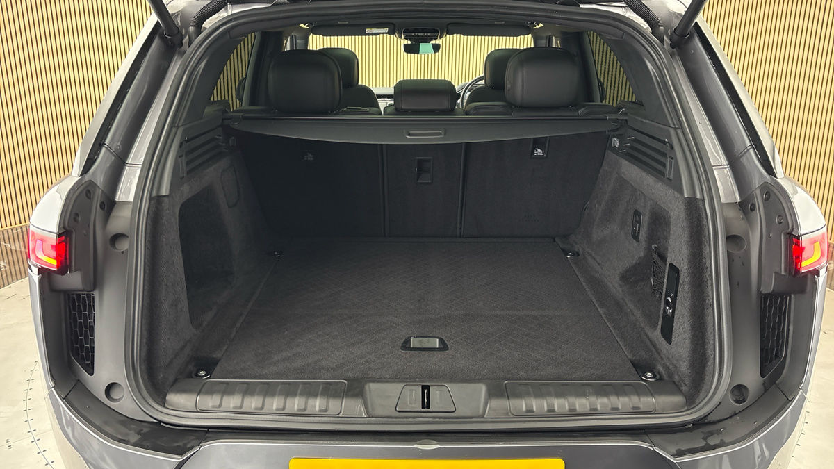 Land Rover Range Rover Sport Image 11