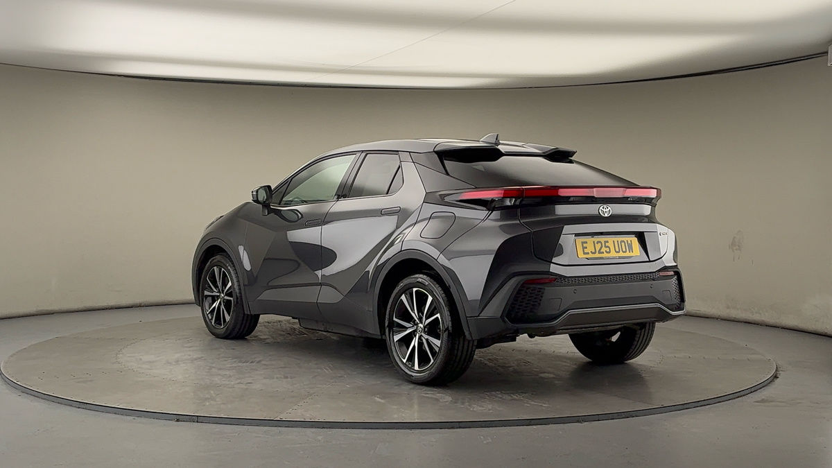 Toyota C-HR Image 2
