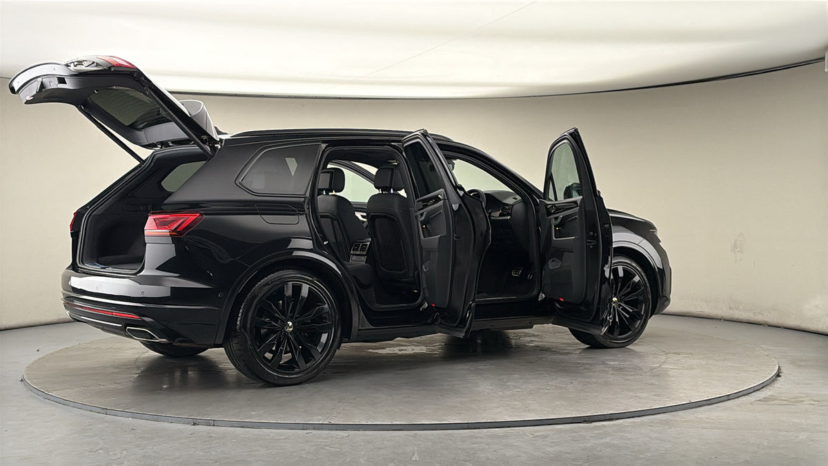 More views of Volkswagen Touareg