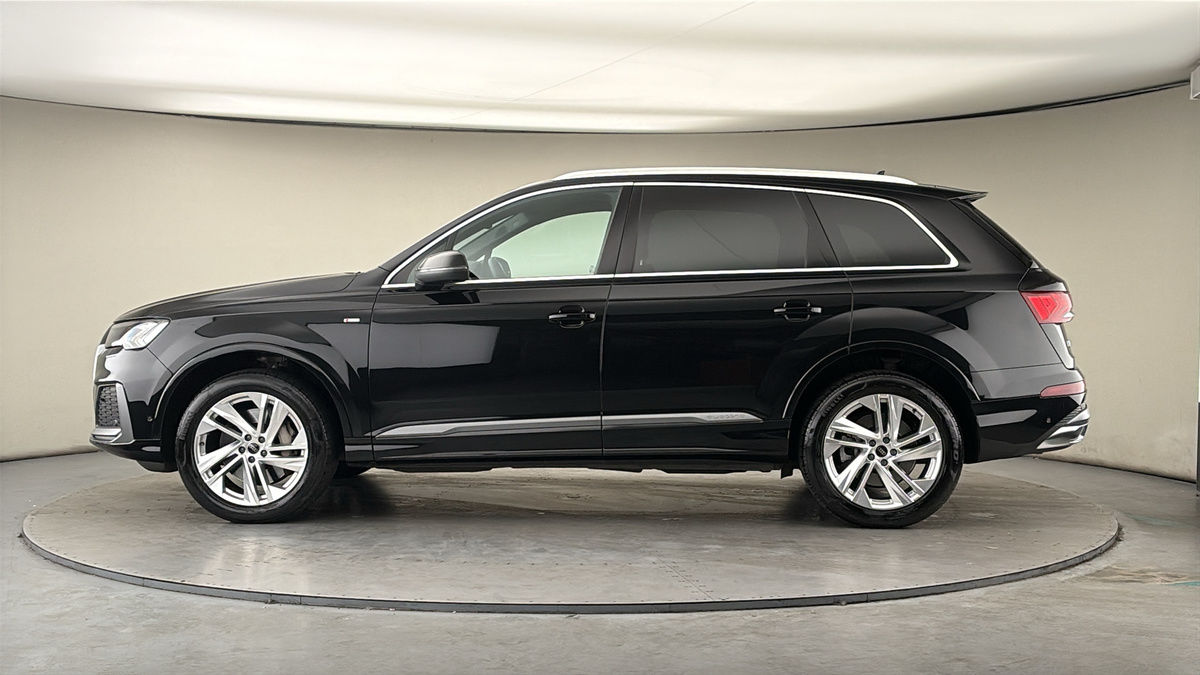 More views of Audi Q7