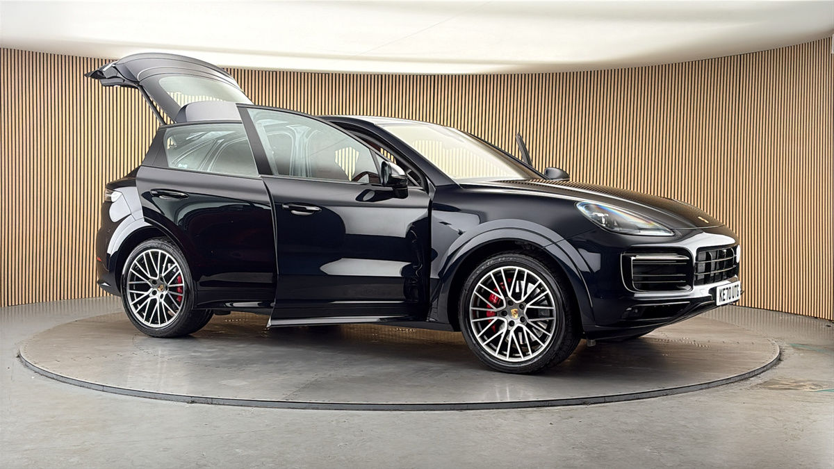 More views of Porsche Cayenne