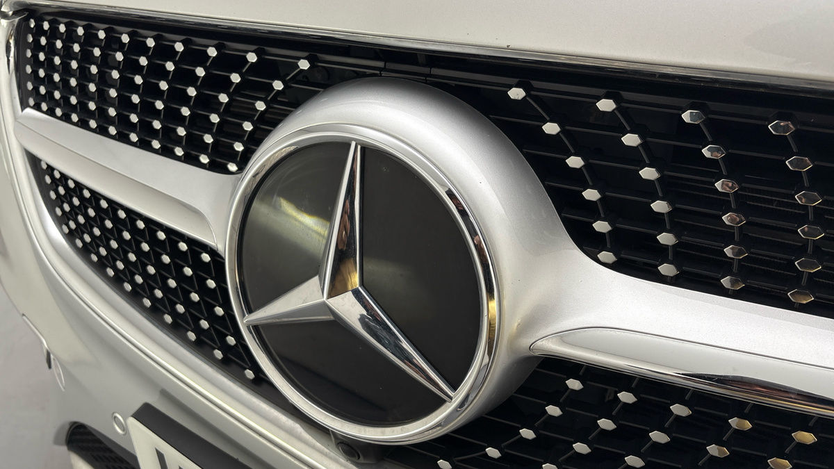 Mercedes-Benz V Class Image 36