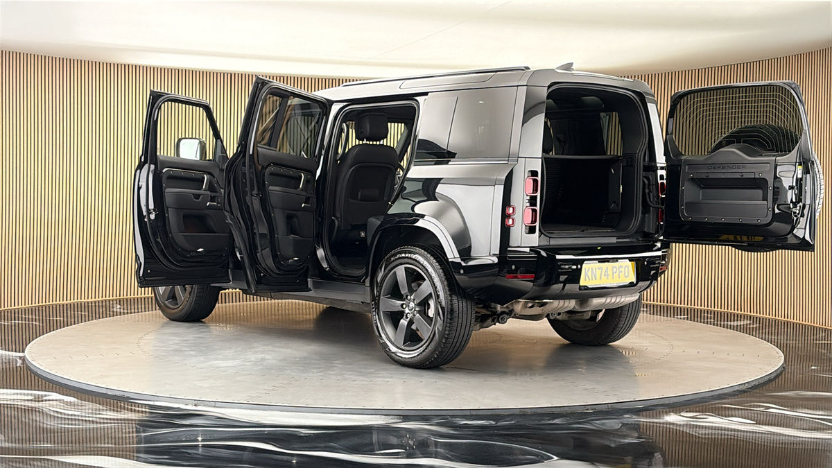 More views of Land Rover Defender 110