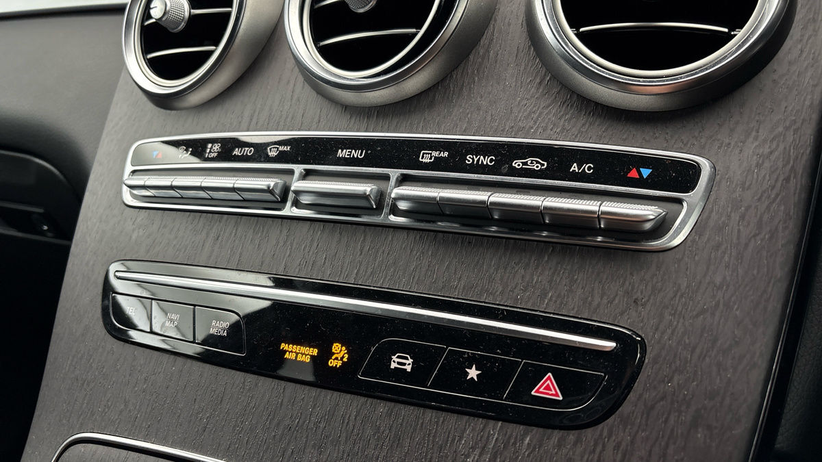 Mercedes-Benz GLC Image 26