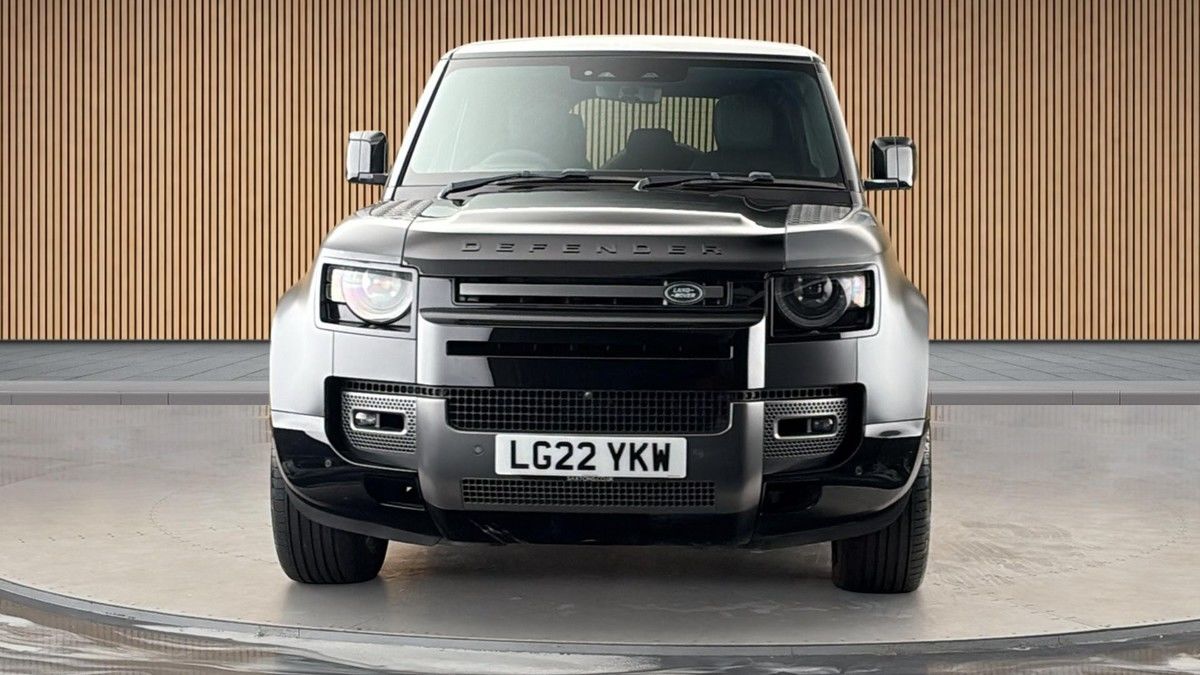 Land Rover Defender 110 Image 3