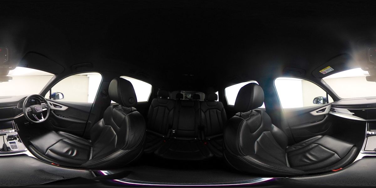 More views of Audi Q7