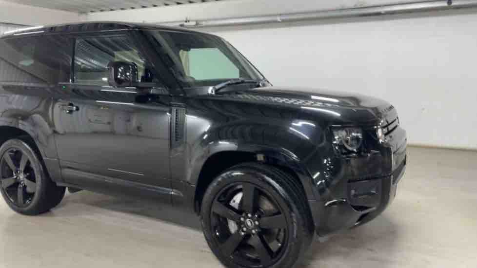 More views of Land Rover Defender 90