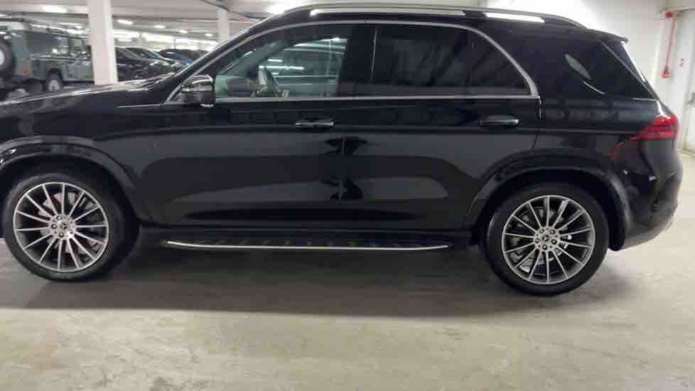 More views of Mercedes-Benz GLE