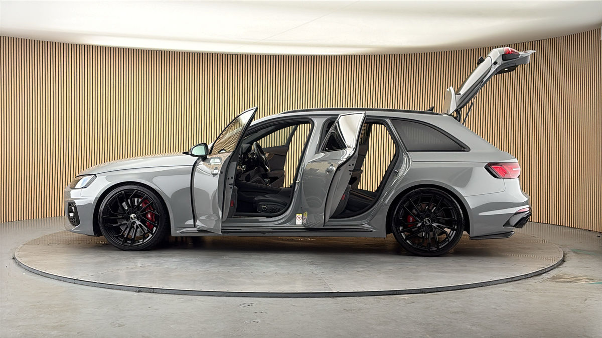 More views of Audi RS4 Avant