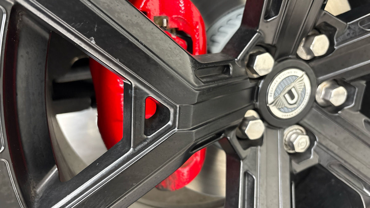 Land Rover Defender 110 Urban Image 55