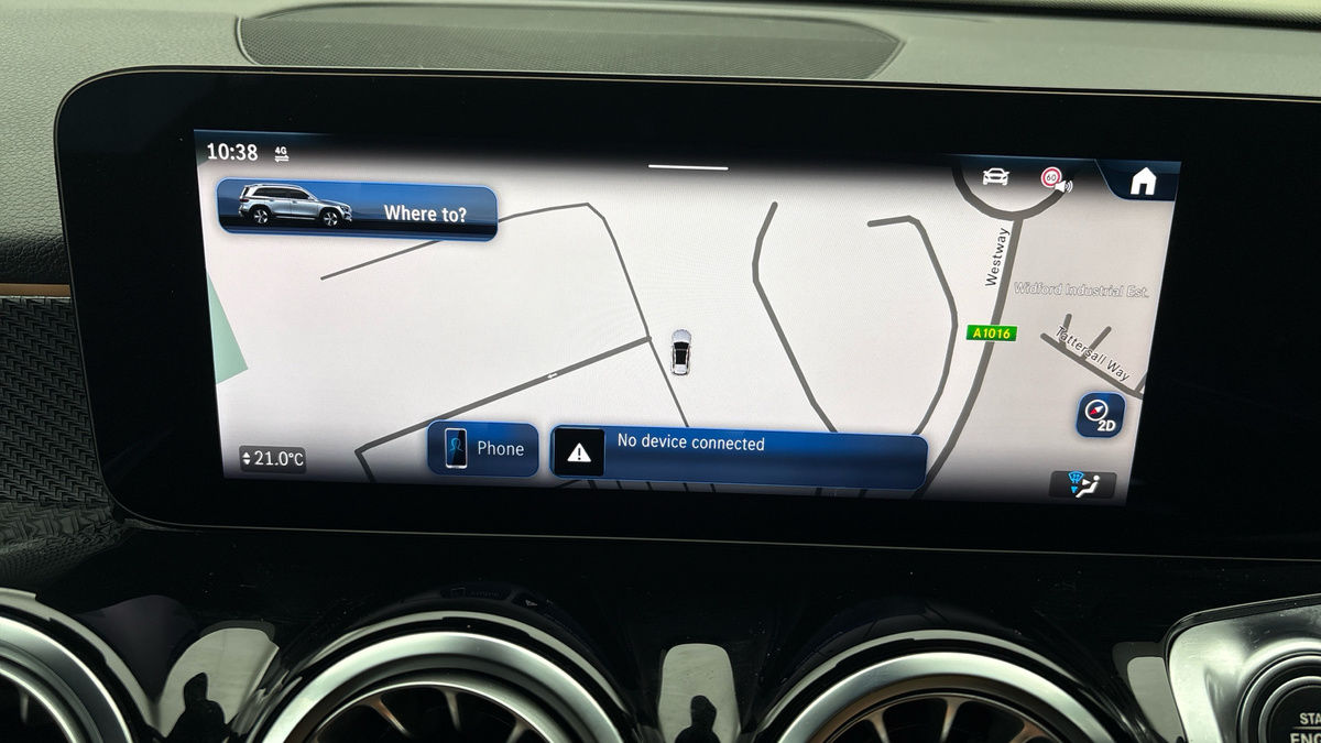 Mercedes-Benz GLB Image 17