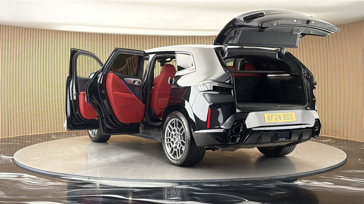BMW XM Image 23