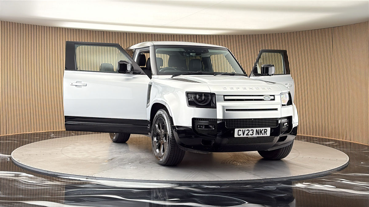 More views of Land Rover Defender 90