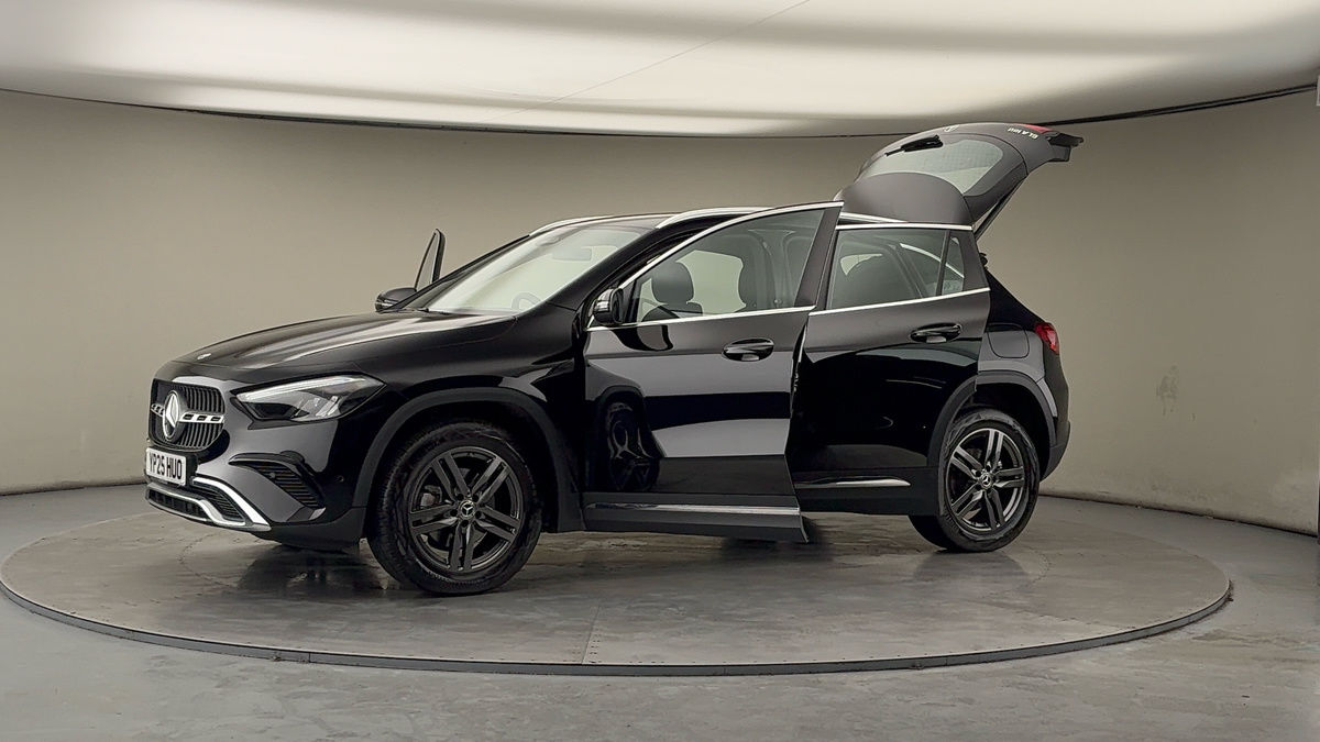 More views of Mercedes-Benz GLA