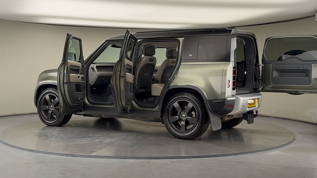 More views of Land Rover Defender 110