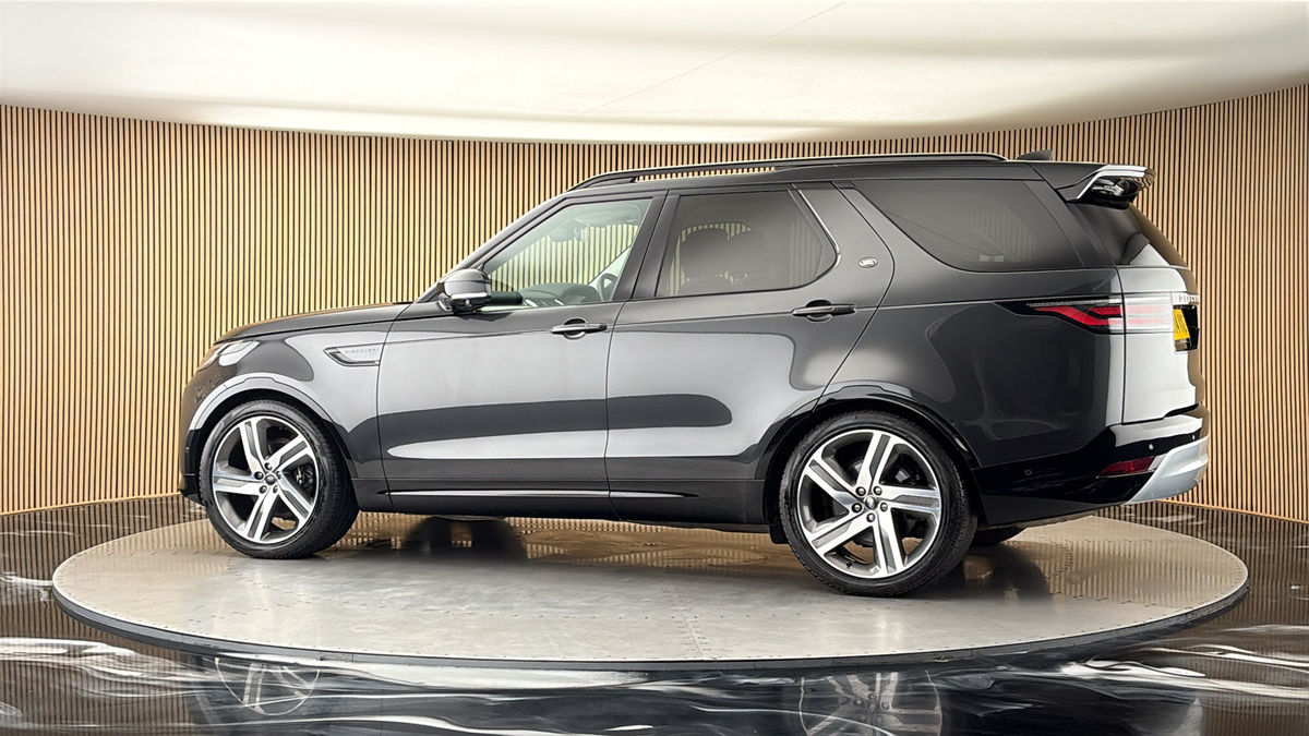 More views of Land Rover Discovery