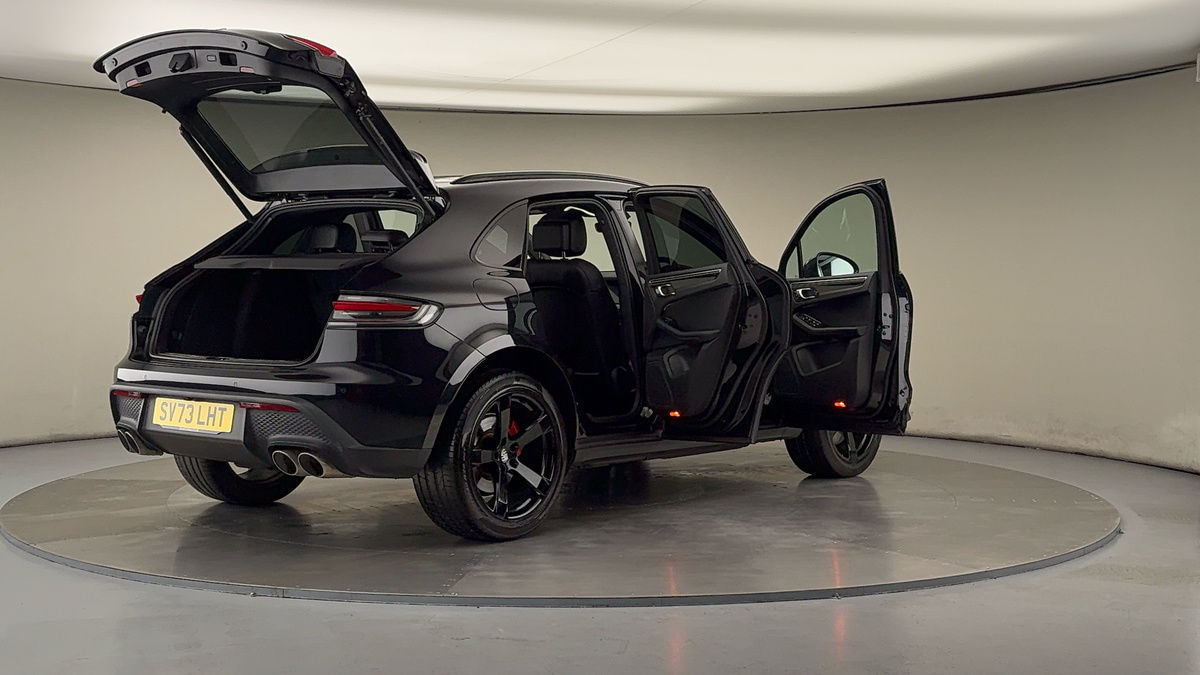 More views of Porsche Macan
