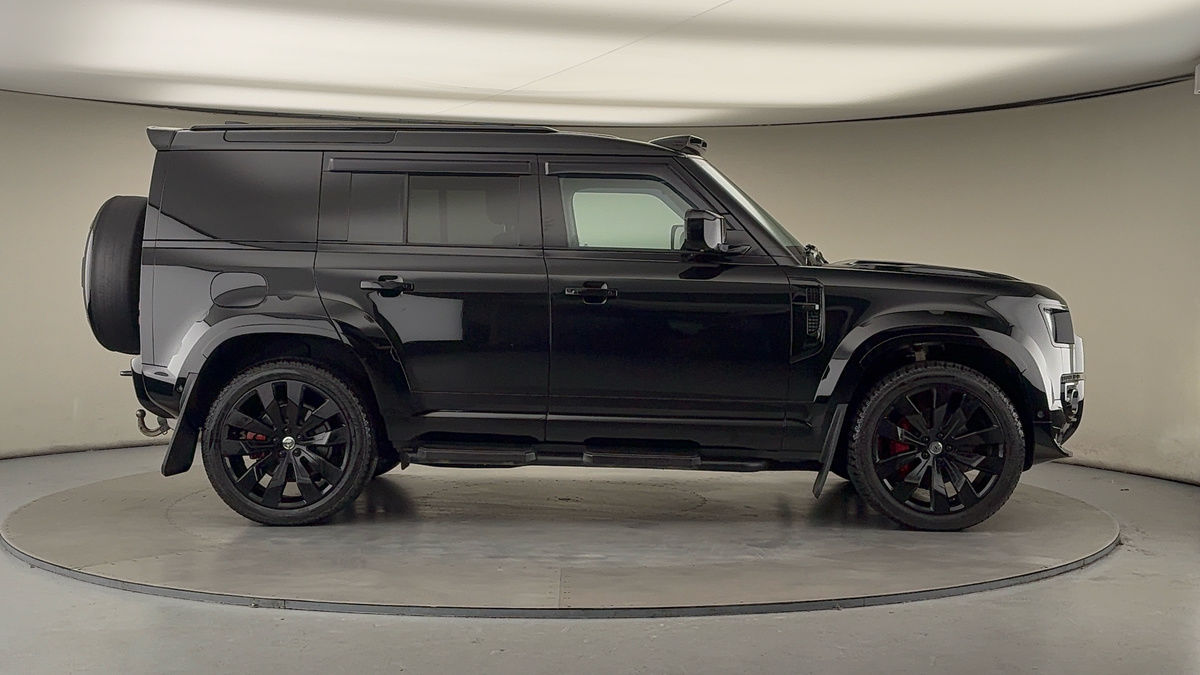 Land Rover Defender 110 Urban Image 16