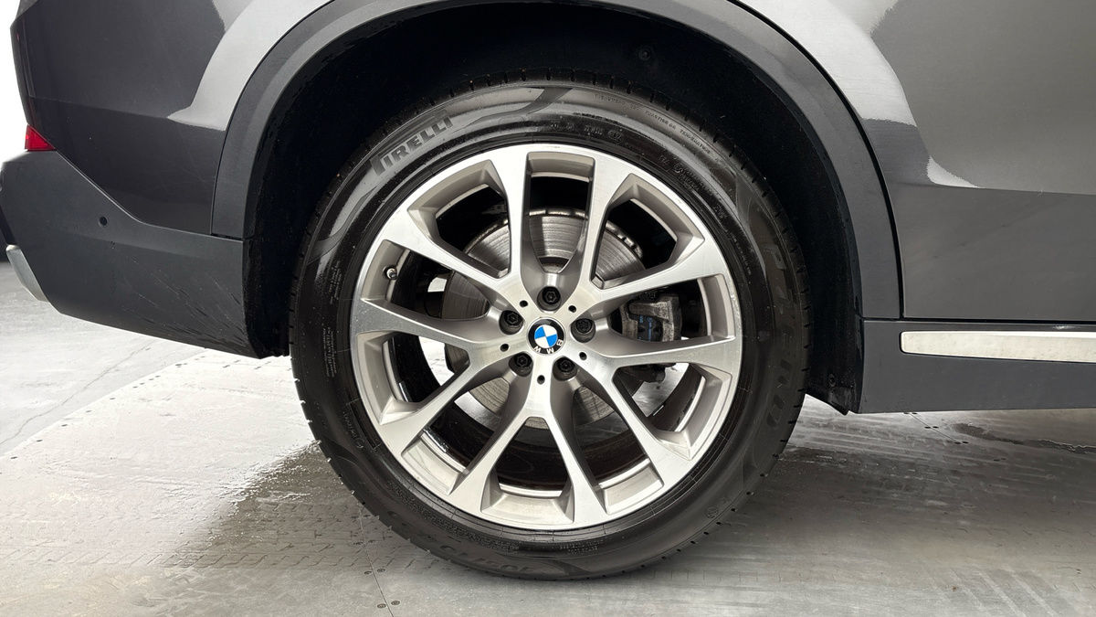 BMW X5 Image 10