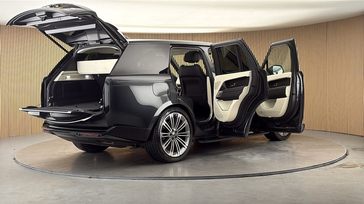 More views of Land Rover Range Rover