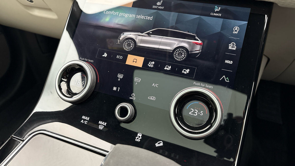 Land Rover Range Rover Velar Image 26