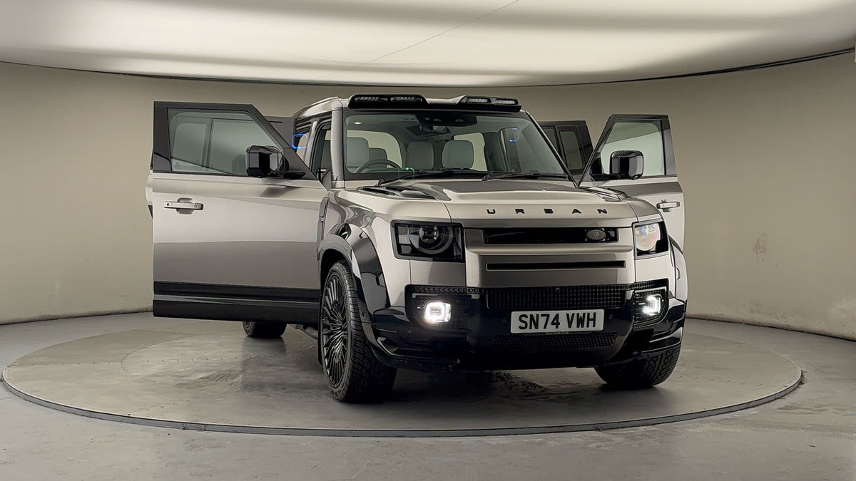 More views of Land Rover Defender 110