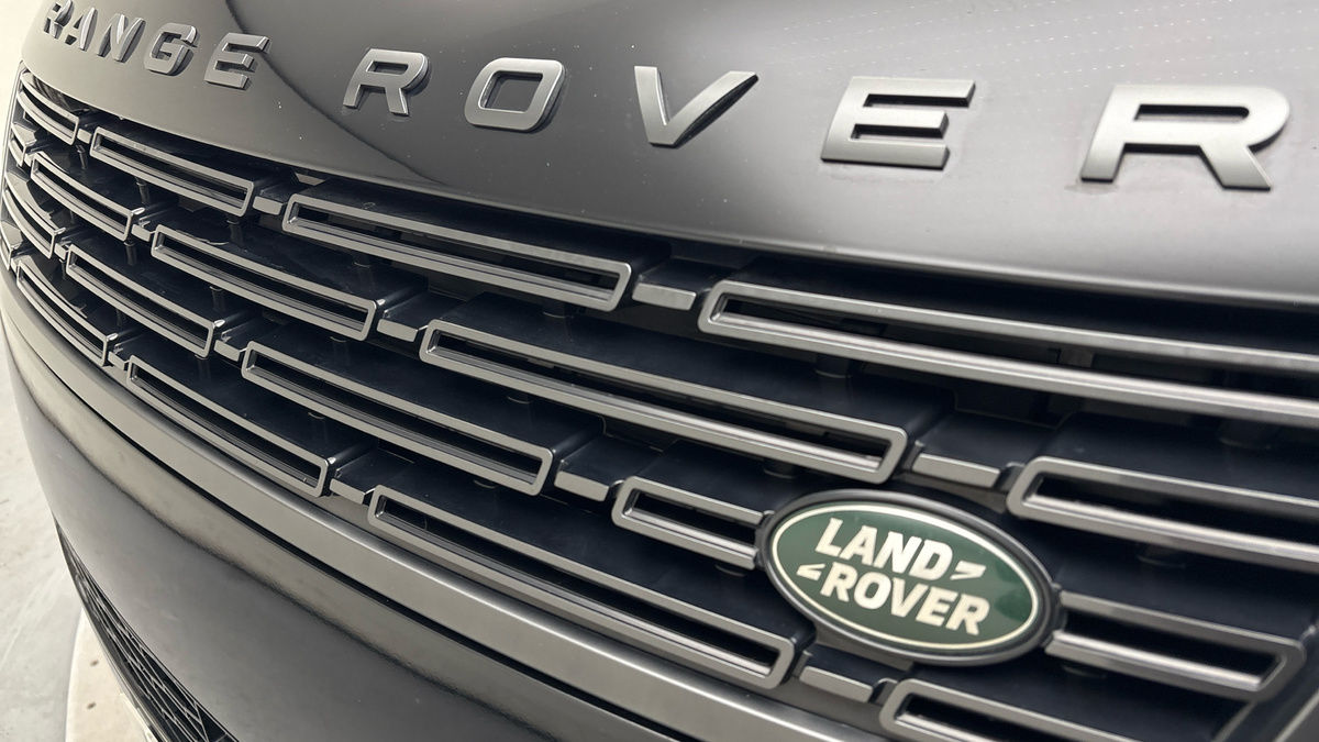Land Rover Range Rover Sport Image 24