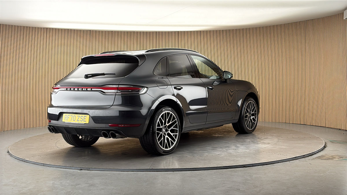 More views of Porsche Macan