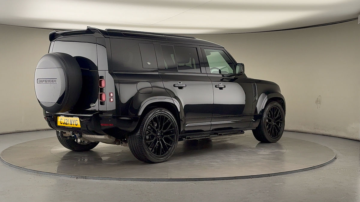 Land Rover Defender 110 Image 21