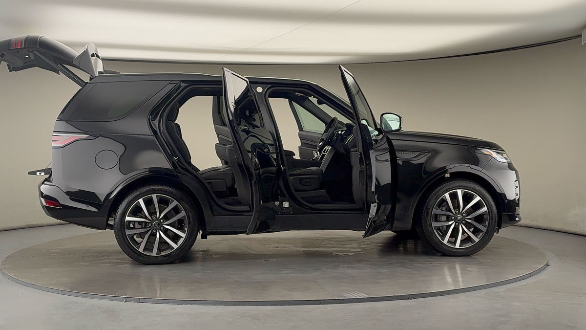 More views of Land Rover Discovery