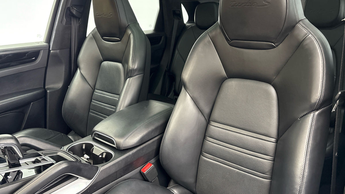Porsche Cayenne Image 7