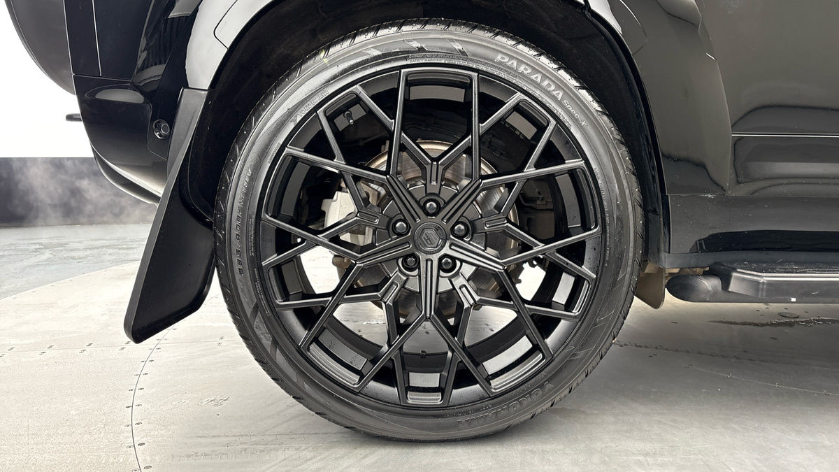 Land Rover Defender 110 Urban Image 10