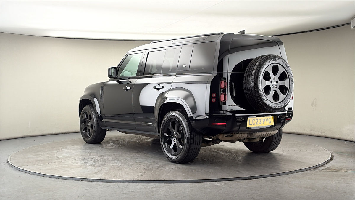 Land Rover Defender 110 Image 2