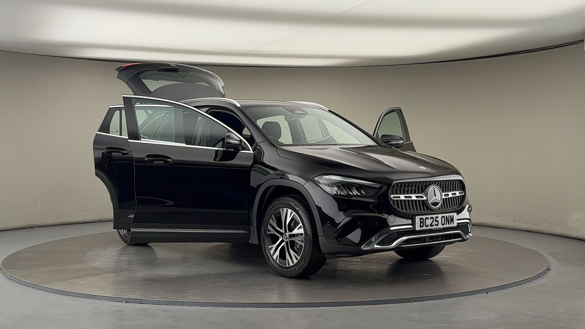 More views of Mercedes-Benz GLA