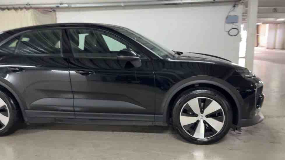 More views of Porsche Macan