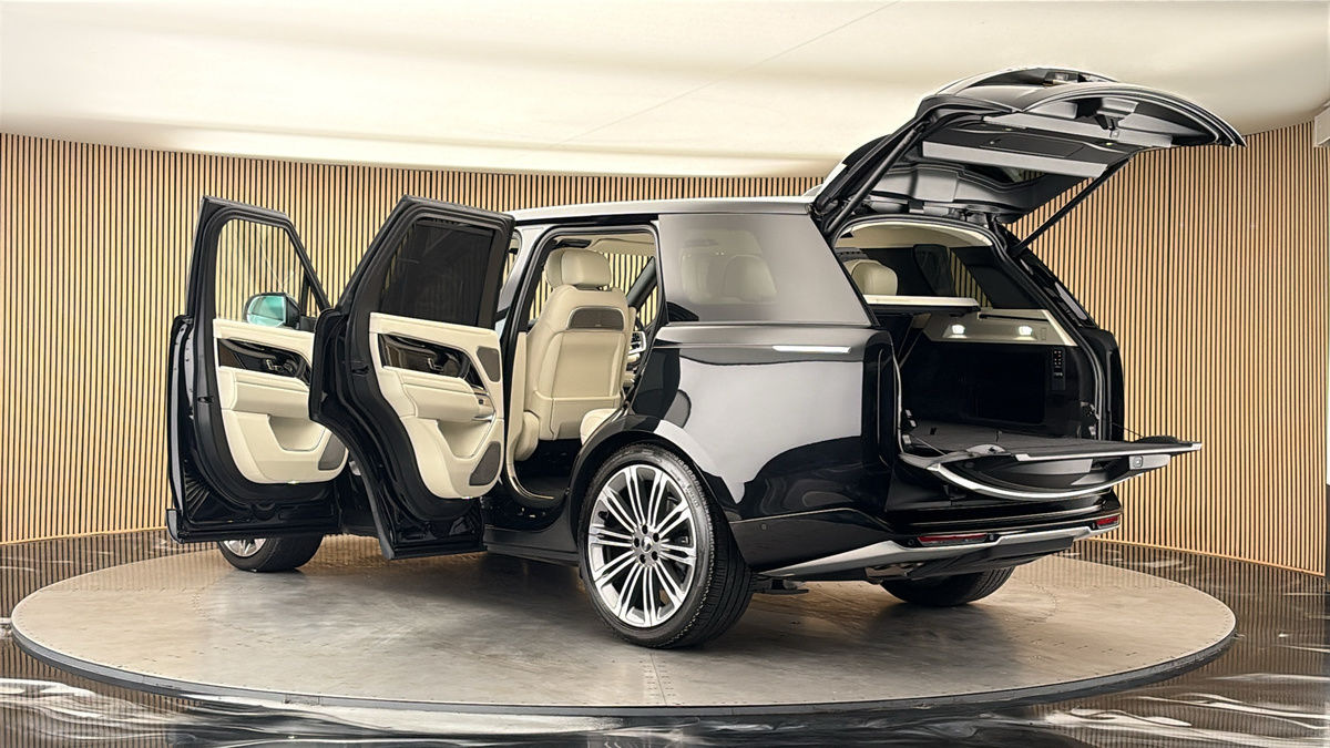 More views of Land Rover Range Rover