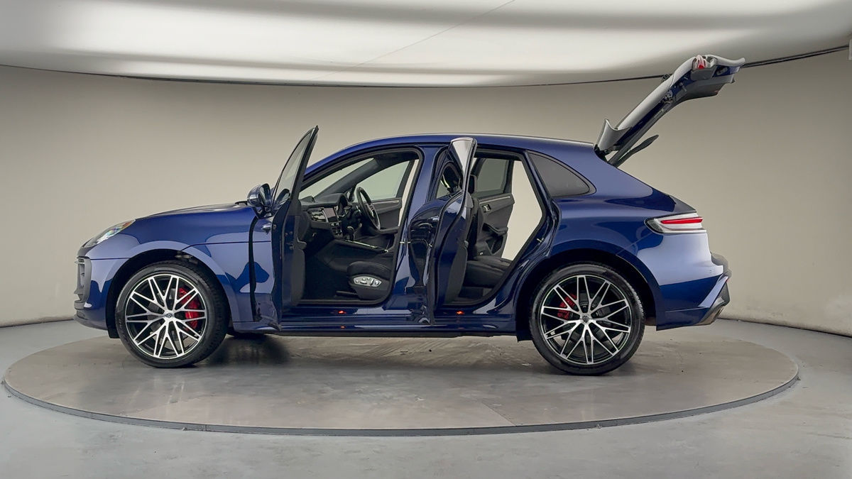 More views of Porsche Macan