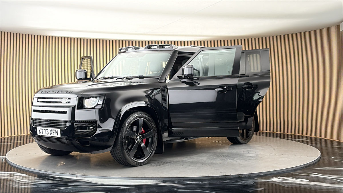 More views of Land Rover Defender 110