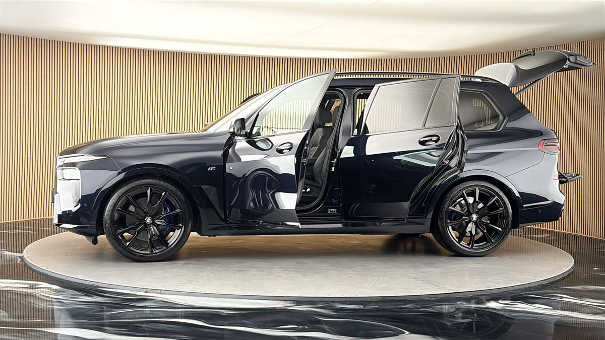 More views of BMW X7