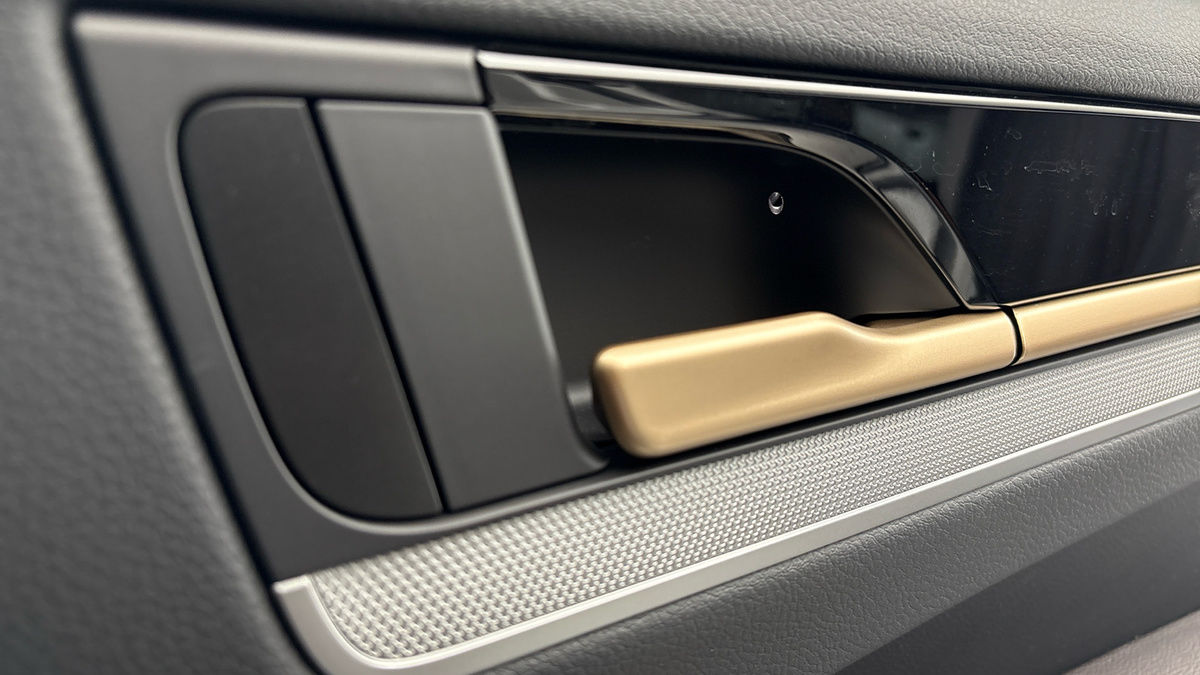 Porsche Cayenne Image 33