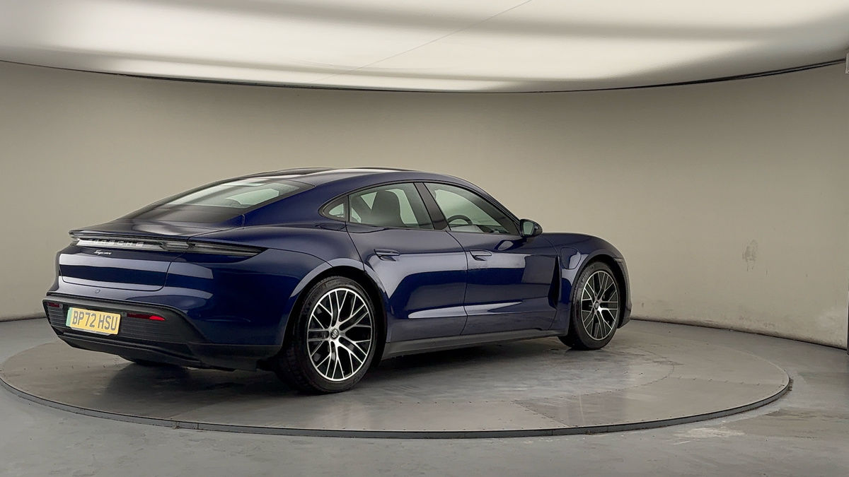 Porsche Taycan Image 22