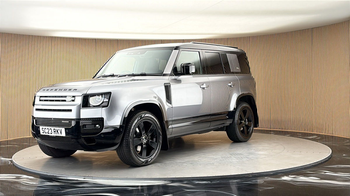More views of Land Rover Defender 110