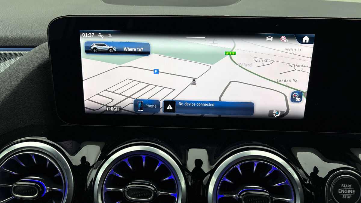 Mercedes-Benz GLA Image 17